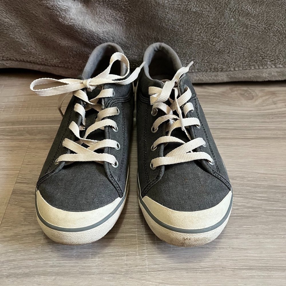 NEW Teva sneakers , runners.